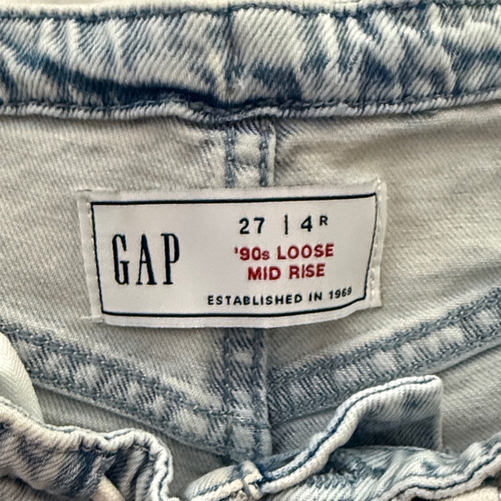 ☁️ GAP Women's Mid-Rise Easy 90’s Loose Jeans SO Soft & So Comfy - Picture 2 of 8